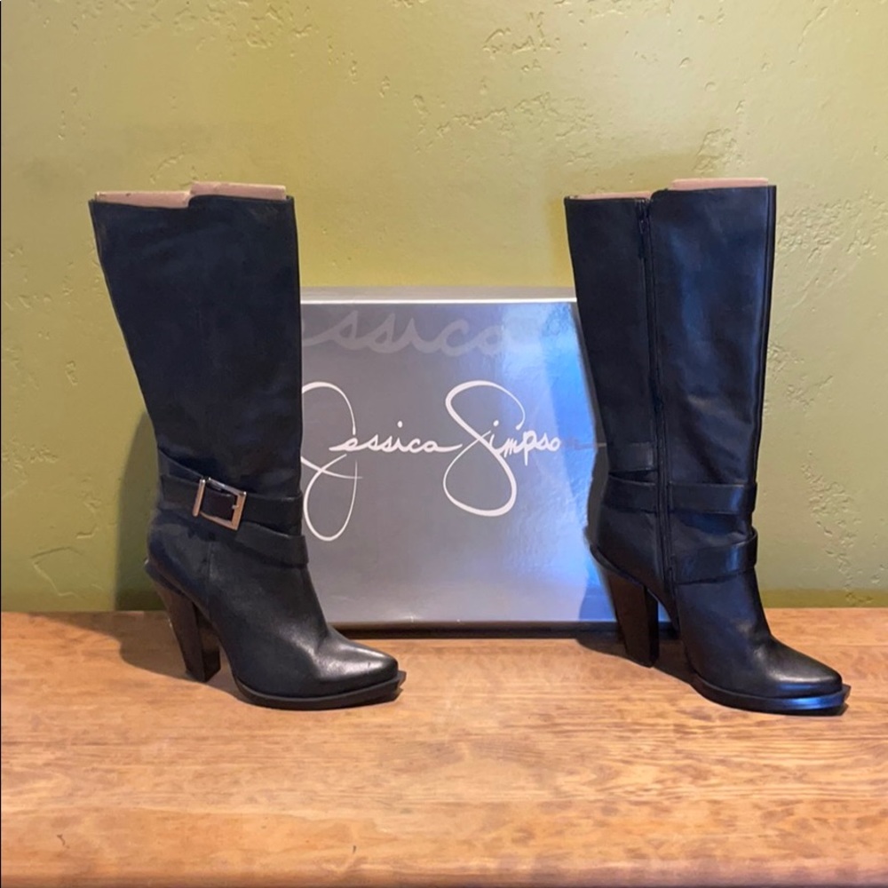 Jessica Simpson Alpine - Size 8